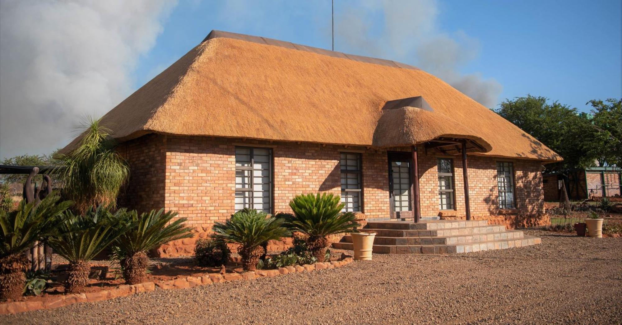 Morakane Safari Lodge Vryburg Zimmer foto